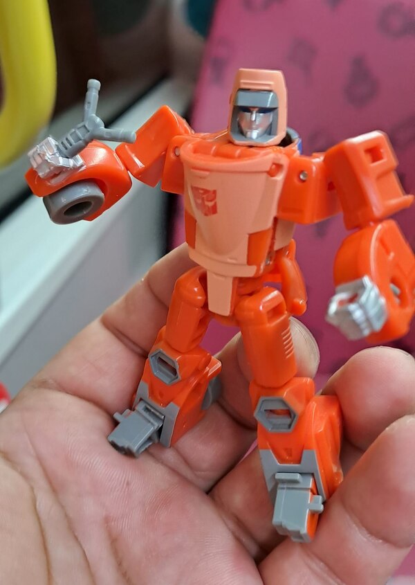 Transformers Studio Series 86 Core Class Wheelie In Hand Image  (6 of 9)